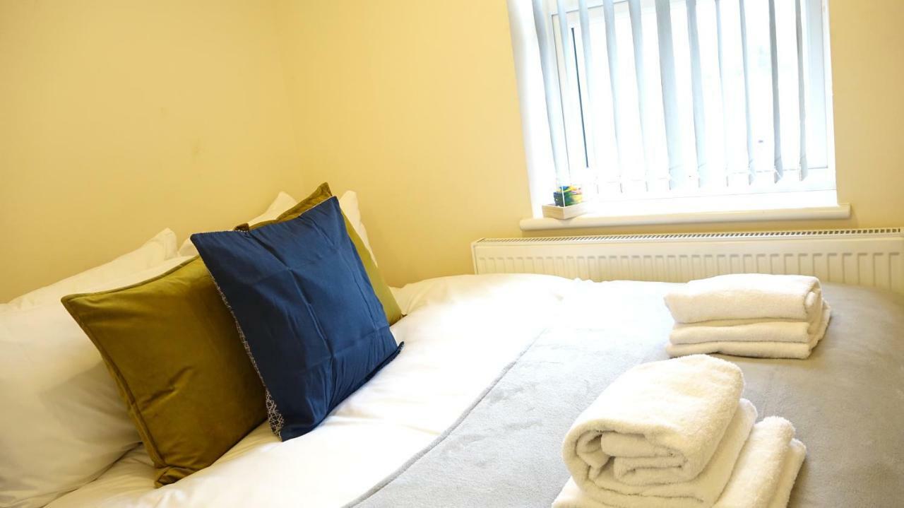 Heathrow Ensuite Rooms- Auto Check In 伦敦 外观 照片