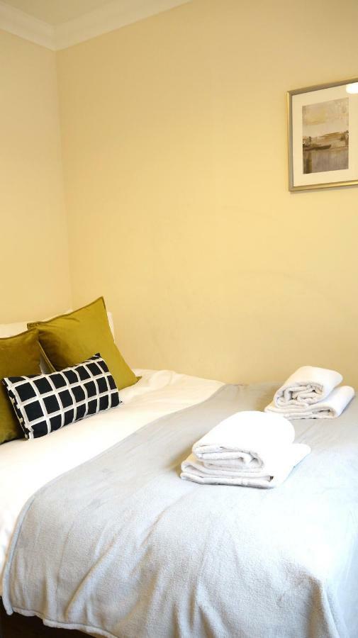 Heathrow Ensuite Rooms- Auto Check In 伦敦 外观 照片