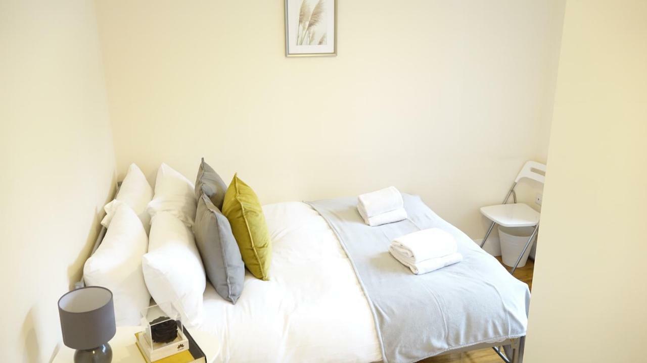 Heathrow Ensuite Rooms- Auto Check In 伦敦 外观 照片