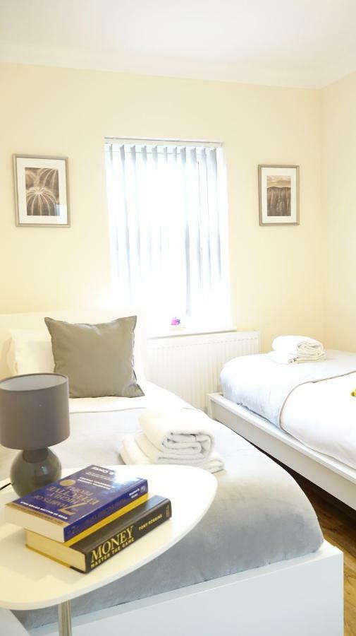 Heathrow Ensuite Rooms- Auto Check In 伦敦 外观 照片
